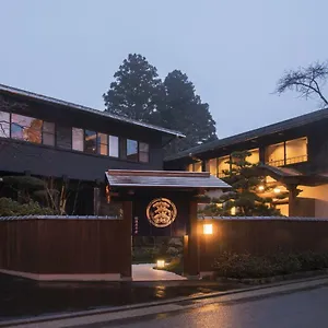 松坂屋本店 4*, 箱根 日本
